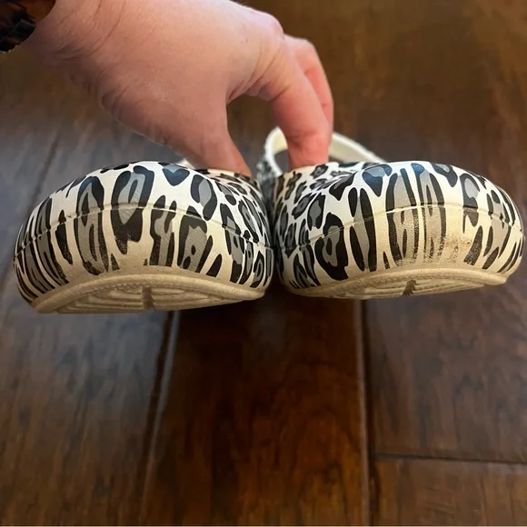 CROCS Kadee White Animal Print Sling Back Flats Women's Size 9 - Picture 7 of 10